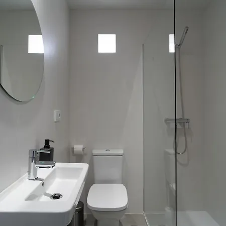 Appartement Aac - Con Terraza, Muy Amplio, Totalmente Equipado, Cerca Del Centro Y Nuevo! *