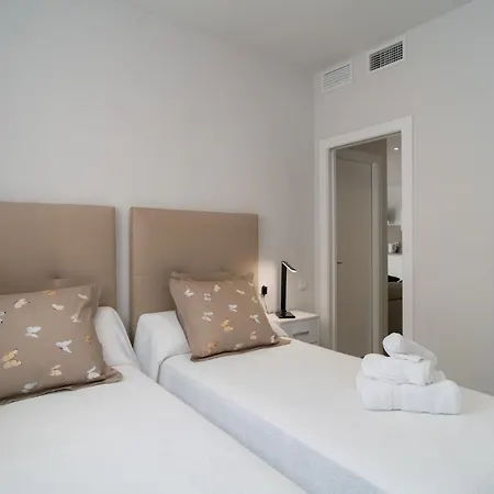 Appartement Aac - Con Terraza, Muy Amplio, Totalmente Equipado, Cerca Del Centro Y Nuevo!