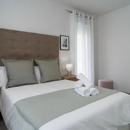 Appartement Aac - Con Terraza, Muy Amplio, Totalmente Equipado, Cerca Del Centro Y Nuevo! *