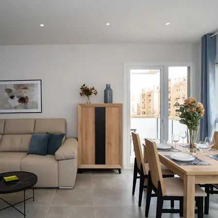 Aac - Con Terraza, Muy Amplio, Totalmente Equipado, Cerca Del Centro Y Nuevo! Appartement
